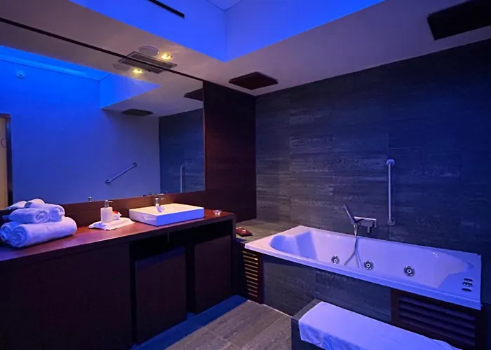 Siente Boi & מלון דירות 4*